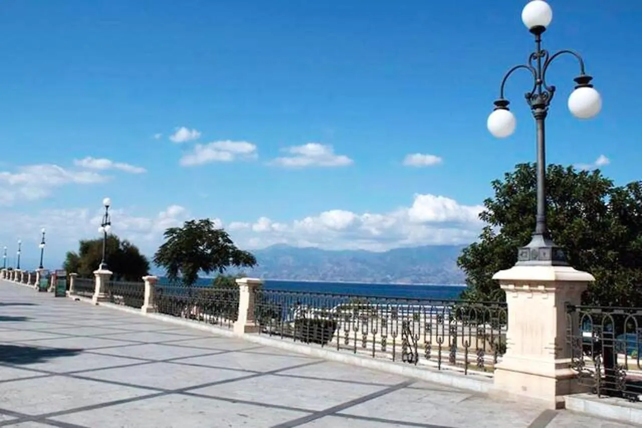 Charming Apartment In Reggio Calabria 55 Sqm Wheelchair Access