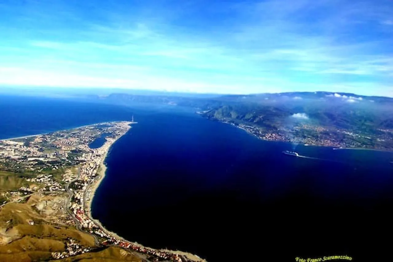 Charming Apartment In Reggio Calabria 55 Sqm Wheelchair Access 0*,